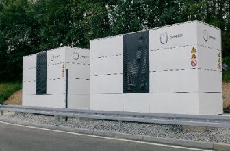Next Mobility Hub setzt auf FENECON Stromspeicher: Tankstelle der Zukunft in Passau eröffnet